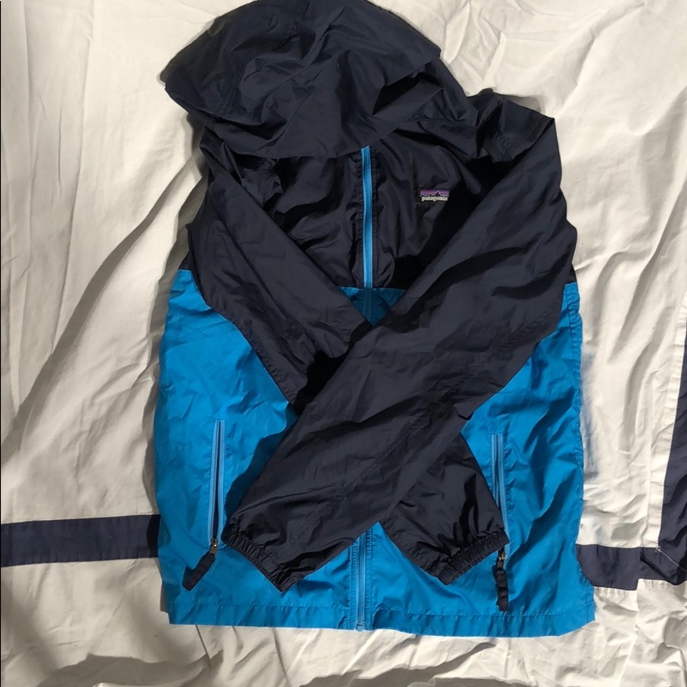 Light and dark blue Patagonia windbreaker
